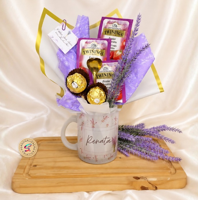 Buquê lavanda com caneca personalizada